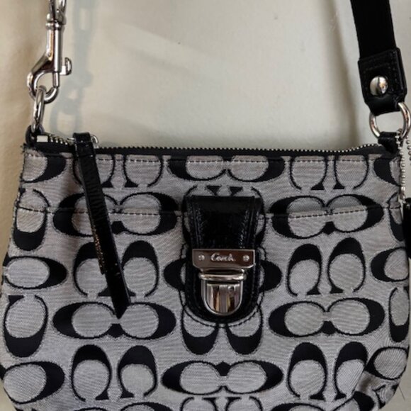 Coach turnlock shoulder bag - Picture 2 of 6